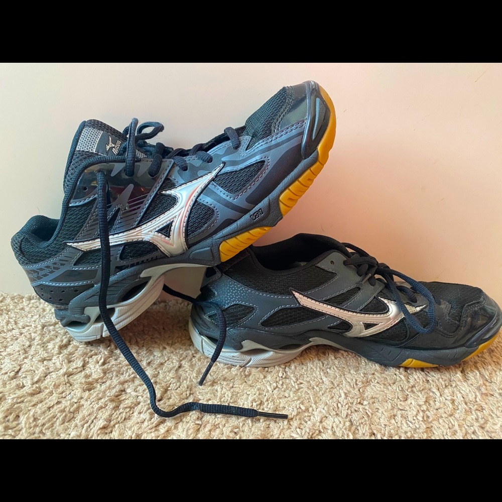 Volleyball shoes